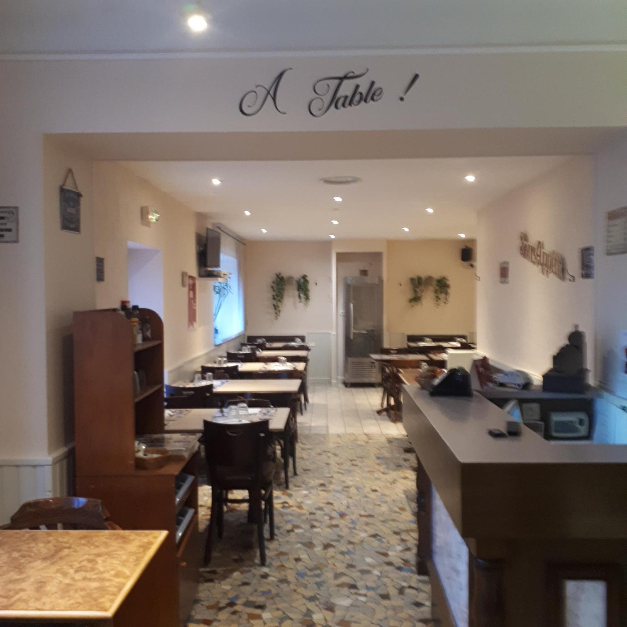 Hotel Restaurant Le Centre Comblanchien Luaran gambar